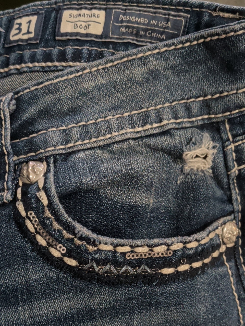Miss Me Jeans Women’s 31 Signature Boot Cut Medium Wash Rhinestone Stud Pocket - Picture 7 of 8